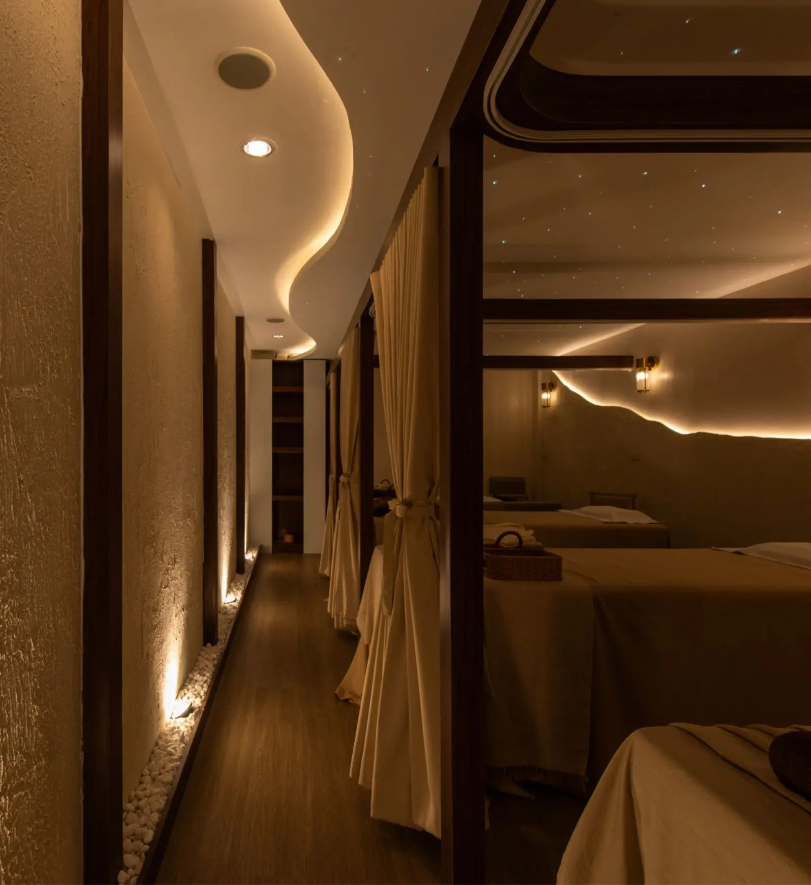 Sleep salon head spa treatment room at Chandee Spa Silom Bangkok – relaxing spa interior wit star ceiling and ambient lighting