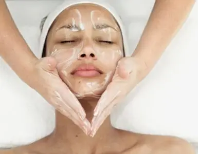 Anti-aging V-shape facial in Bangkok spa – collagen boosting massage and lifting treatment