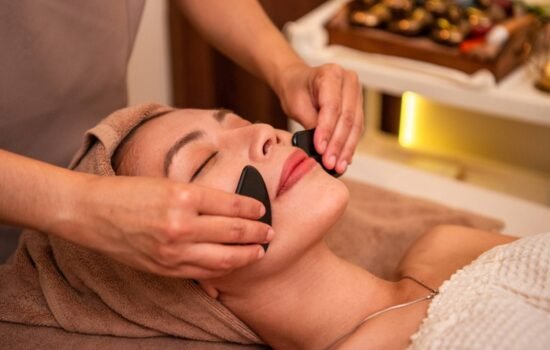 Most People Apply Facial Oil Incorrectly : Here’s the Right Way